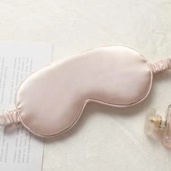 Goedkoopste ???? Merkloos XYZ Goods - Premium Zacht Zijden Slaapmasker - Verduisterend - Roze - Verkrijgbaar In Veel Verschillende Kleuren ????