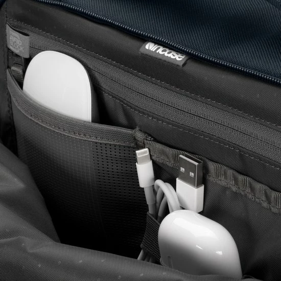 Goedkoopste ???? Incase A.R.C. Travel Pack - ???? Handbagage - Rugtas - ???? Backpack - Navy Blauw - 33 Liter - Tot 16 Inch Macbook ???? 9 Goedkoopste ???? Incase A.R.C. Travel Pack - ???? Handbagage - Rugtas - ???? Backpack - Navy Blauw - 33 Liter - Tot 16 Inch Macbook ???? - Afbeelding 7